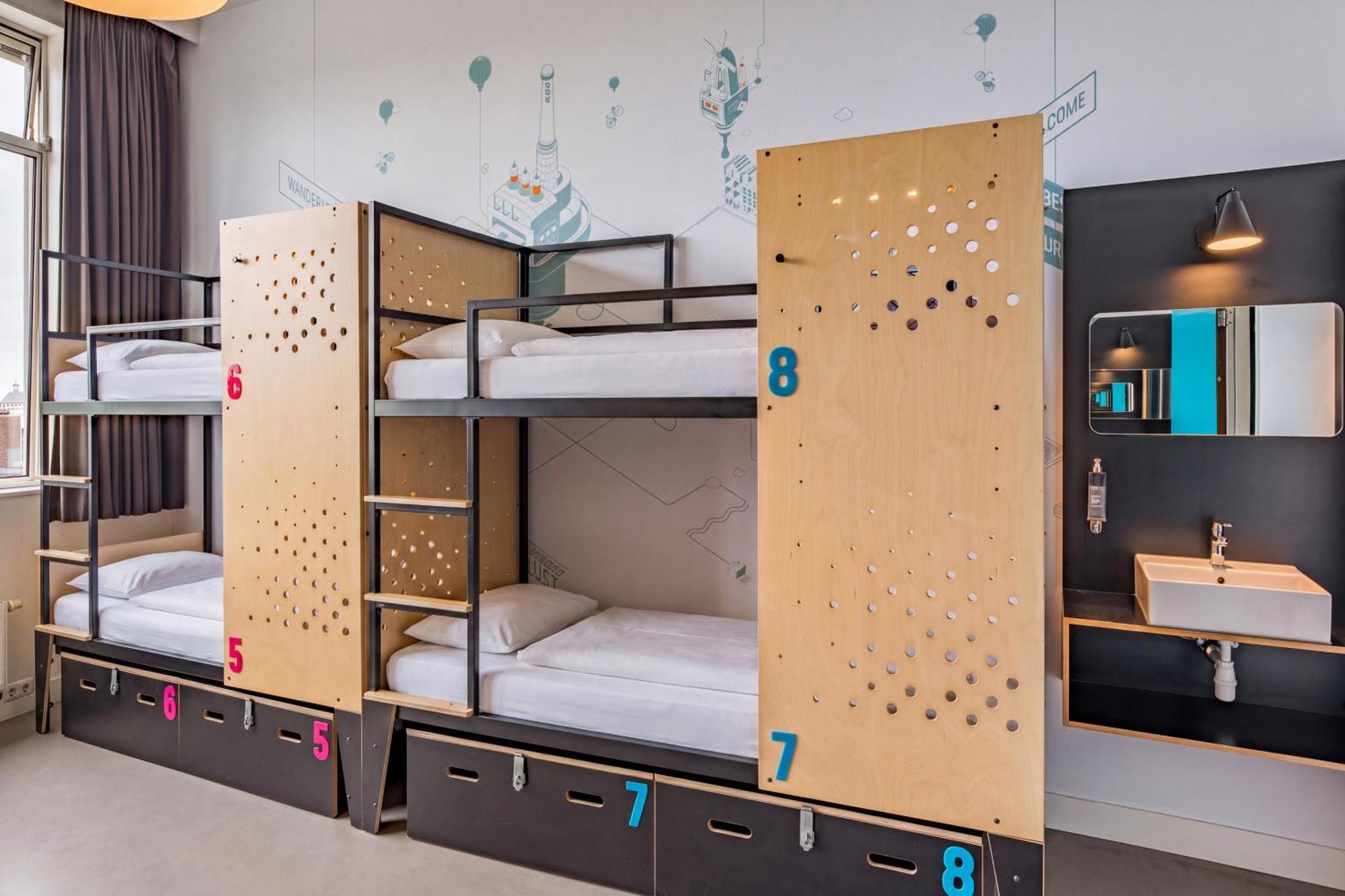 Bed 4-Bed Mixed Dormitory Room